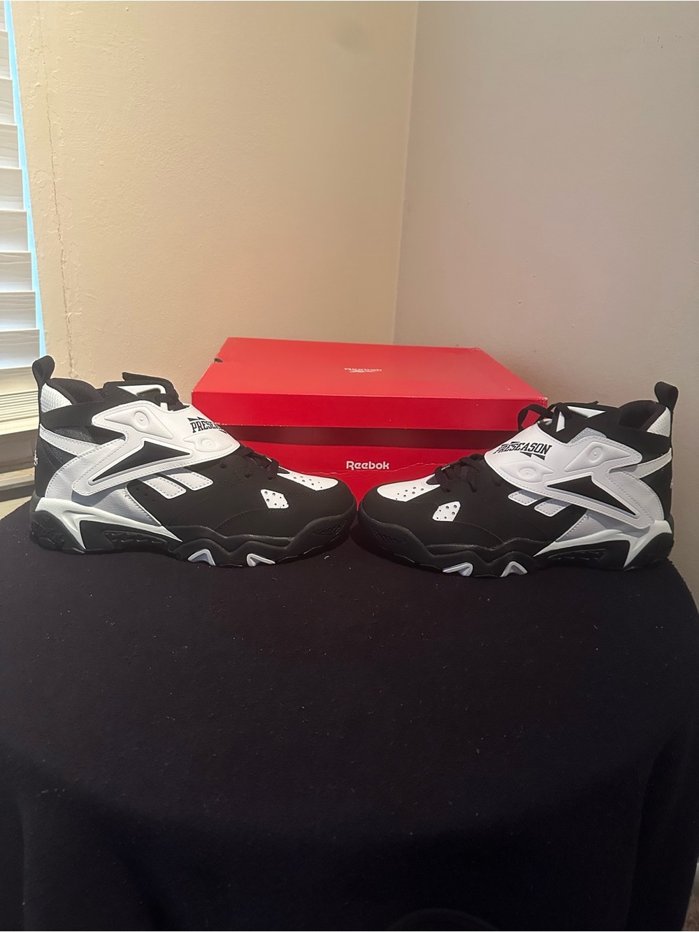 Rare Reebok Preseason Black/White Size 12 New in Box